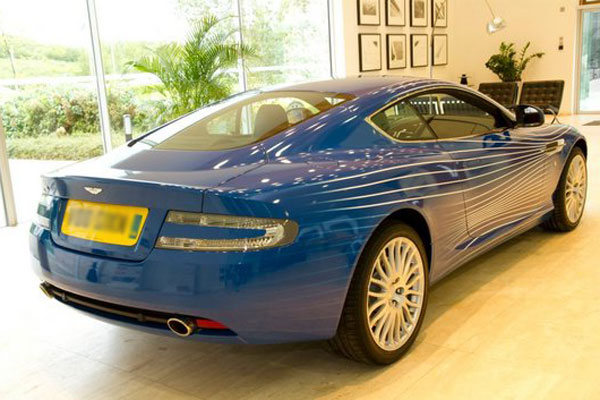 Aston Martin создал суперкар DB9 1M фото